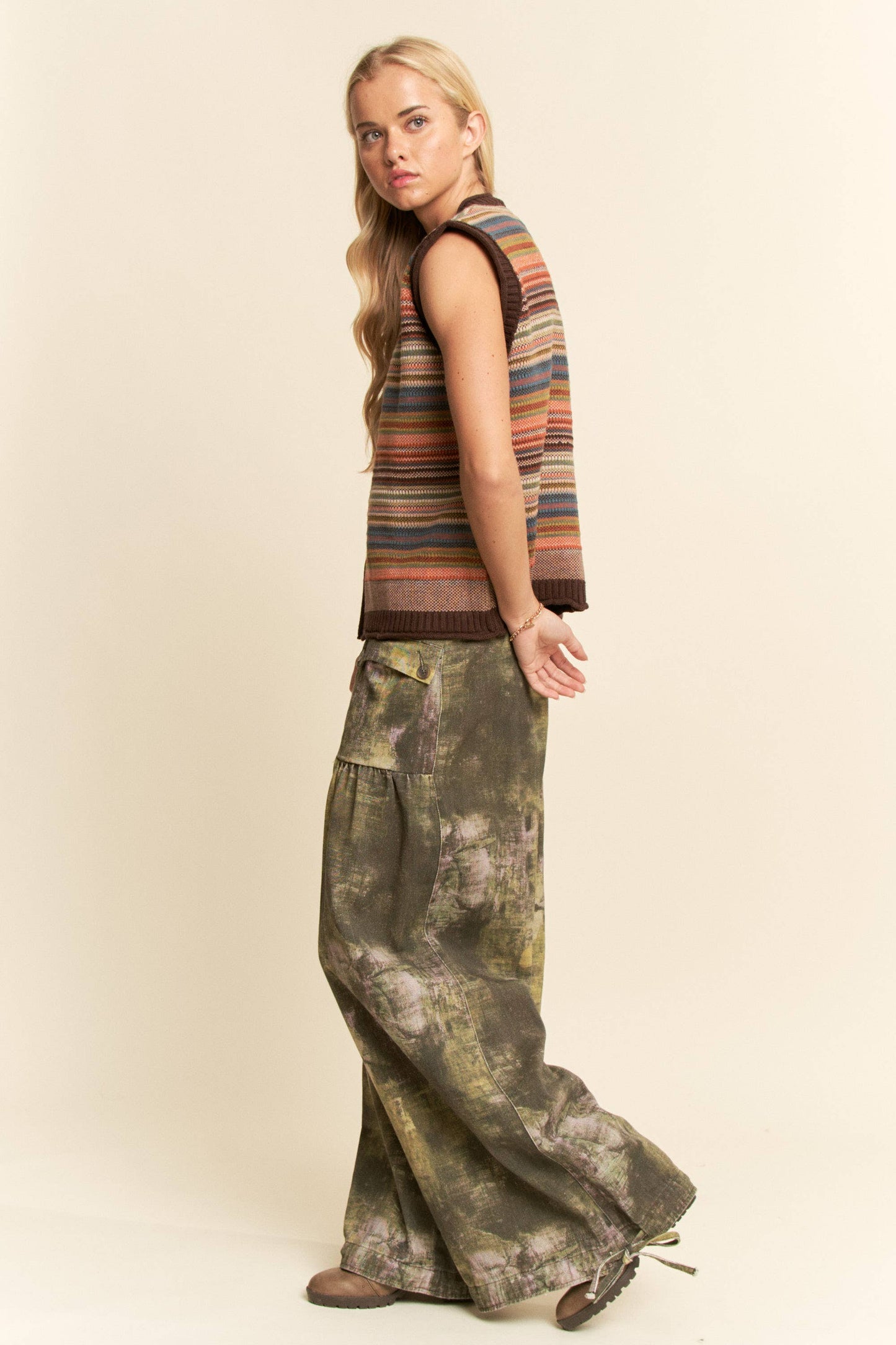 BUTTON-DOWN FRONT MULTICOLOR STRIPES RIBBED TRIM