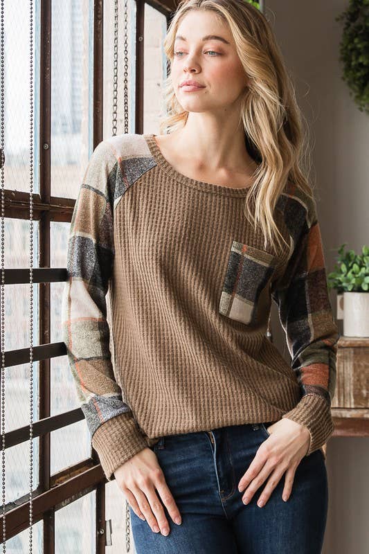 SOLID WAFFLE AND PLAID TOP WITH POCKET