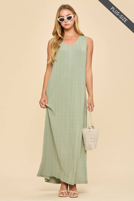 Curvy Textured V-Neck Maxi Dress