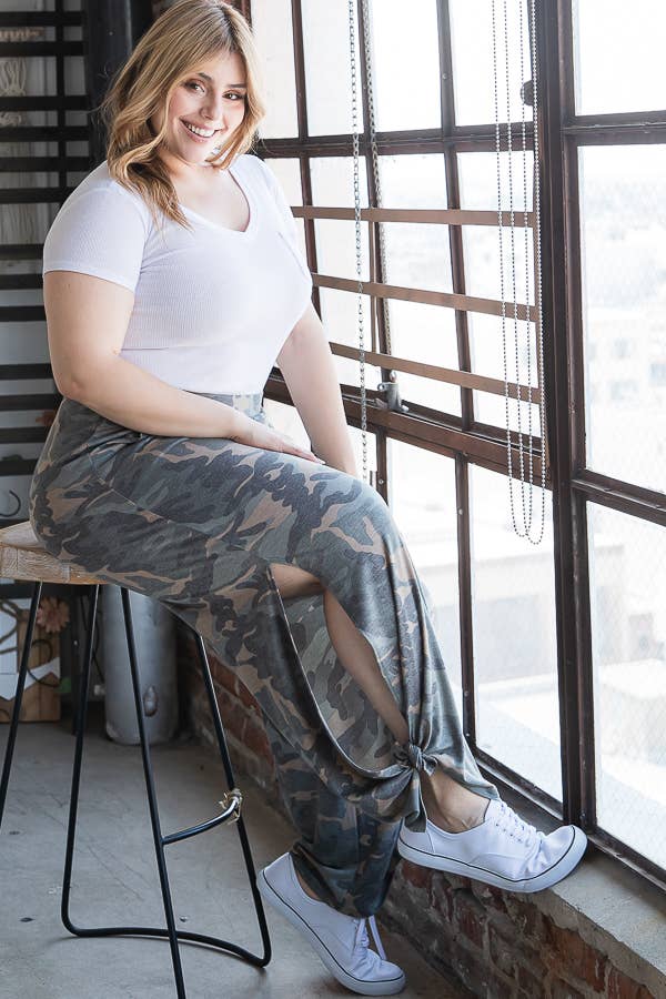 Camo Print Women's Pants Curvy