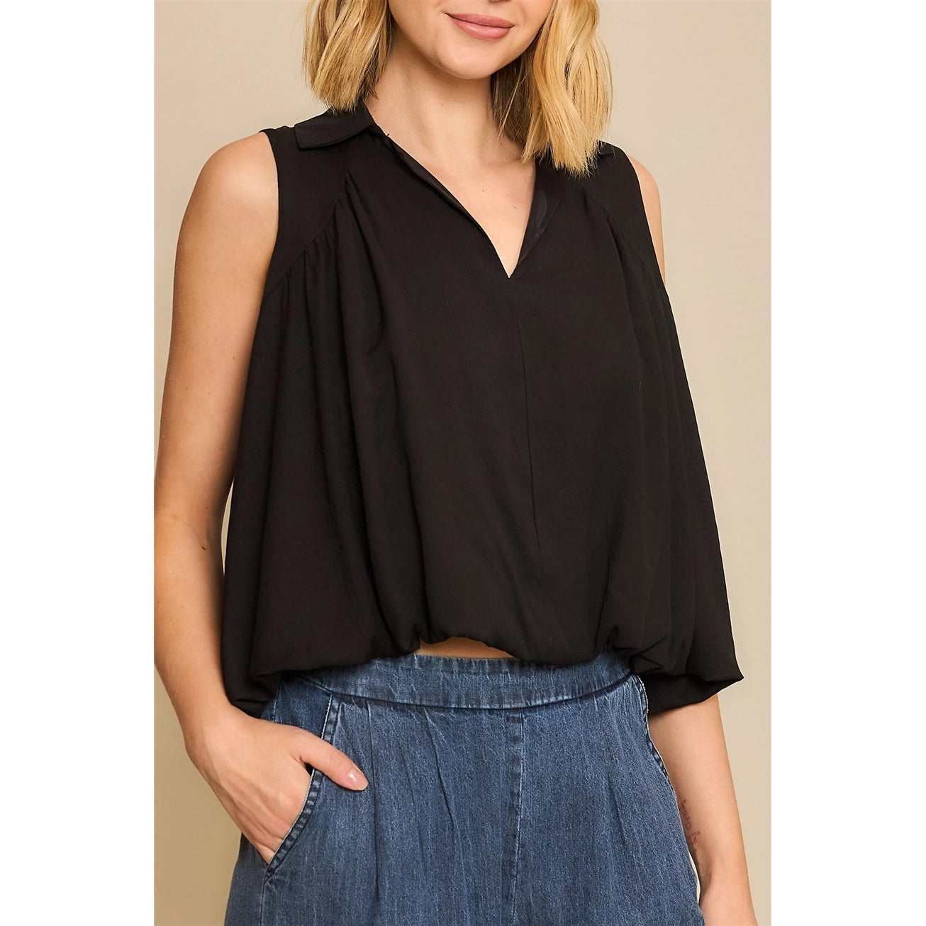 Bubble Hem Sleeveless Collar Top
