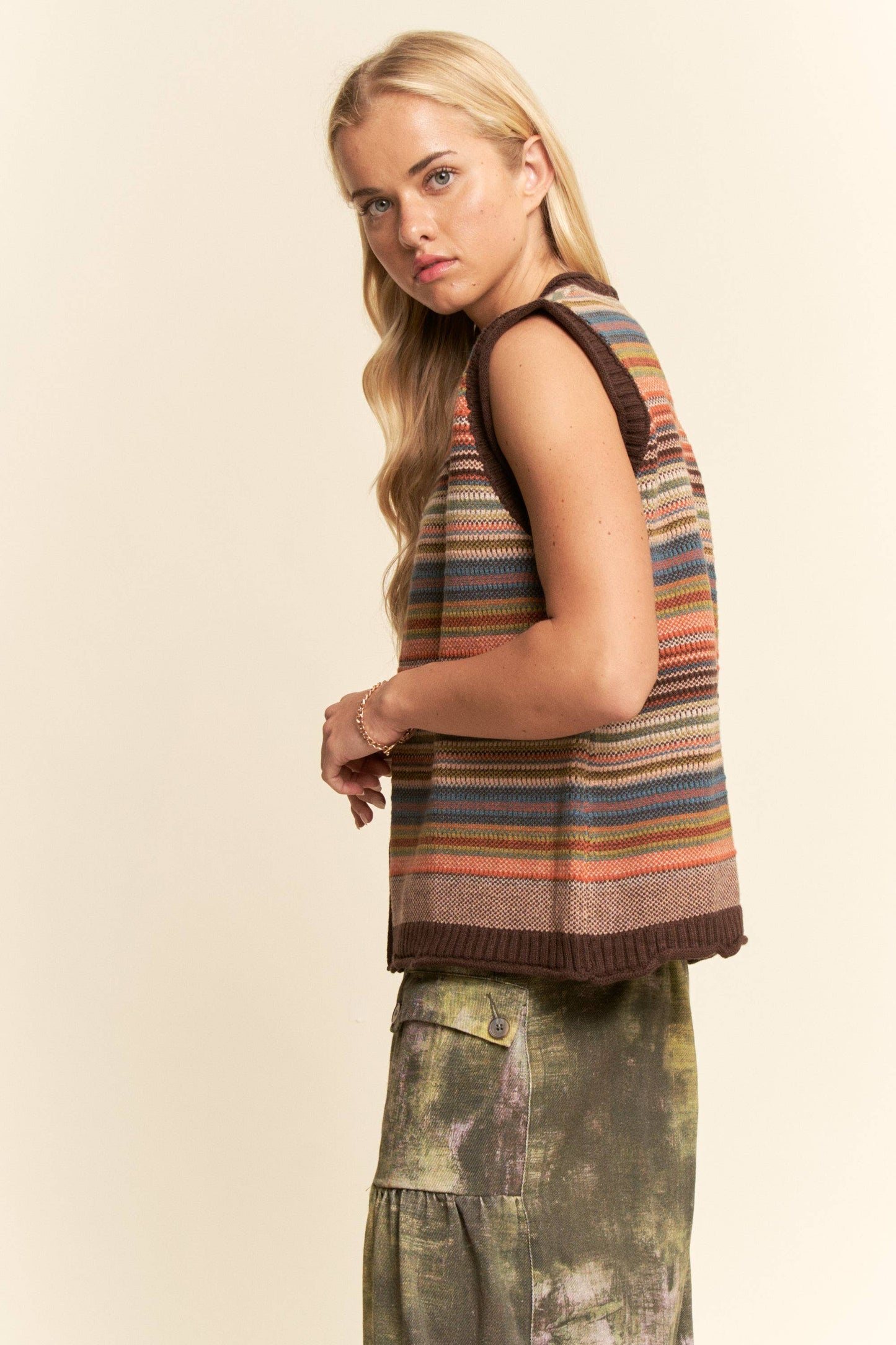 BUTTON-DOWN FRONT MULTICOLOR STRIPES RIBBED TRIM