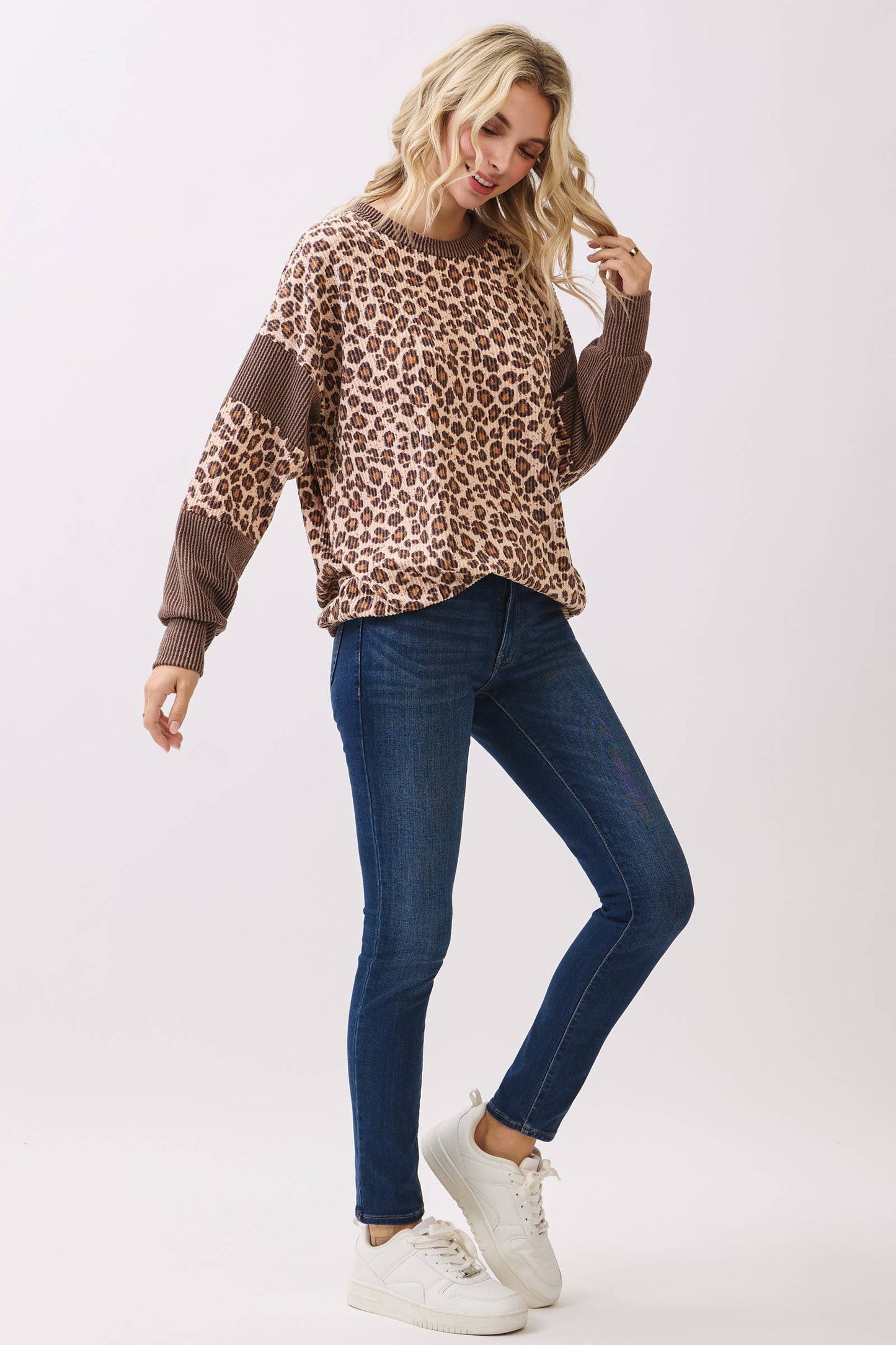 Leopard print drop shoulder pullover sweatshirt