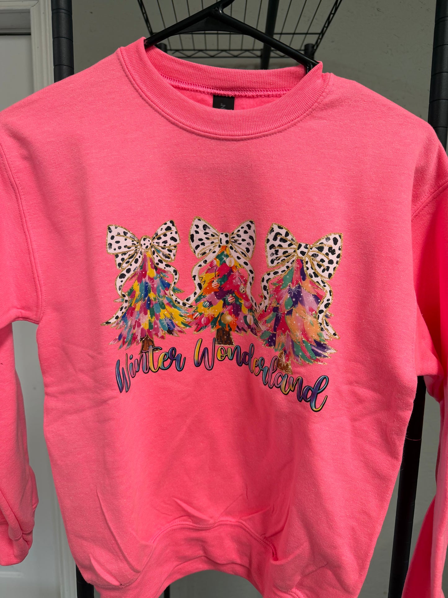 Crewneck - pink Christmas trees